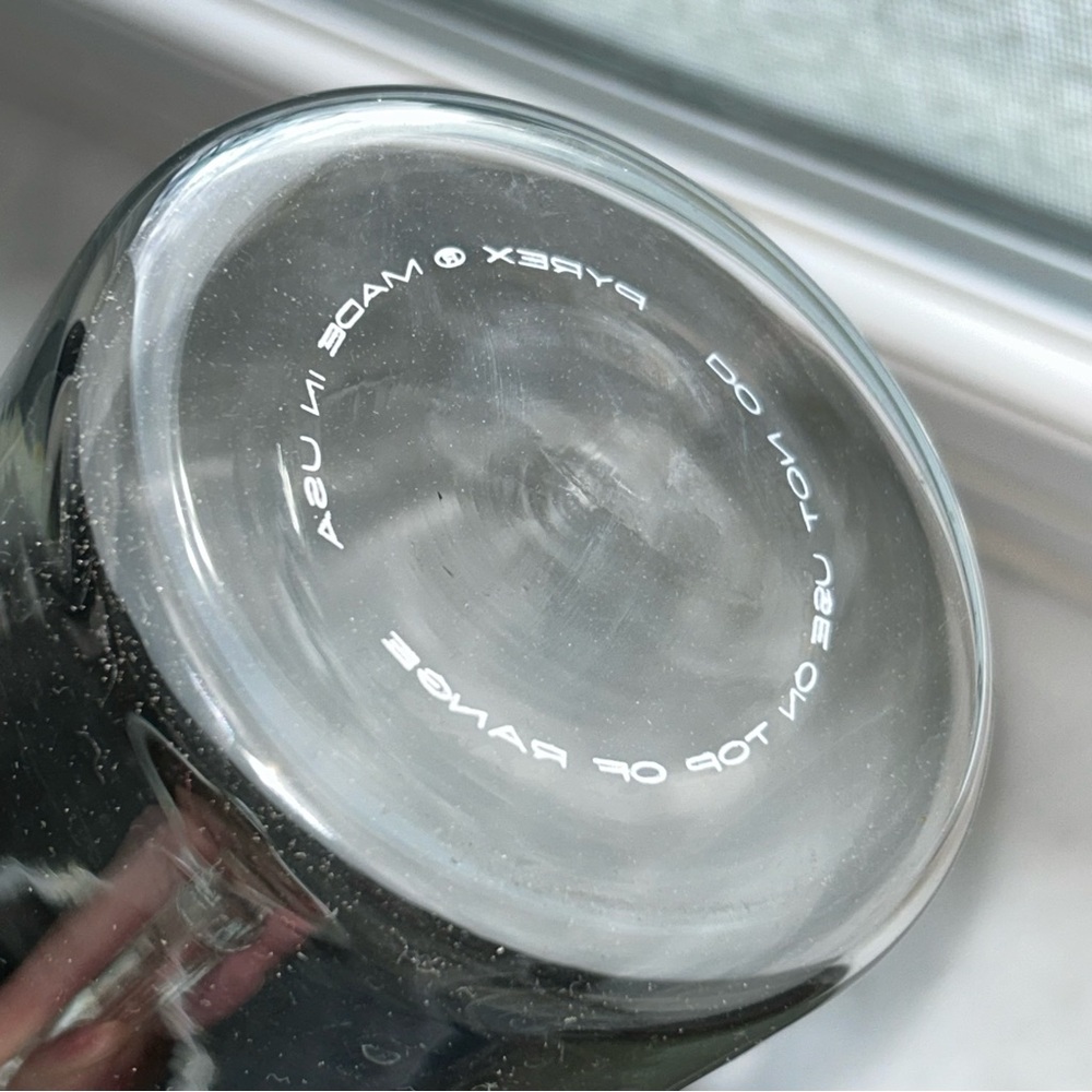 Pyrex Pitcher - Picture 5 of 5